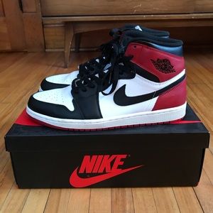 *SOLD* Air Jordan Retro 1 Black Toe (2013)